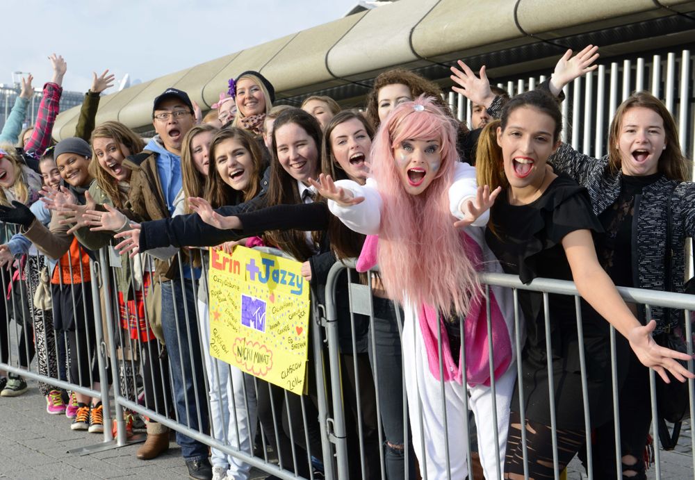 Scotland! Get to <a href="/TheSSEHydro/">Spotted cars, exotic cars</a> today from 10AM-6PM for the chance to get free #MTVEMA tix! oak.ctx.ly/r/1z1z7