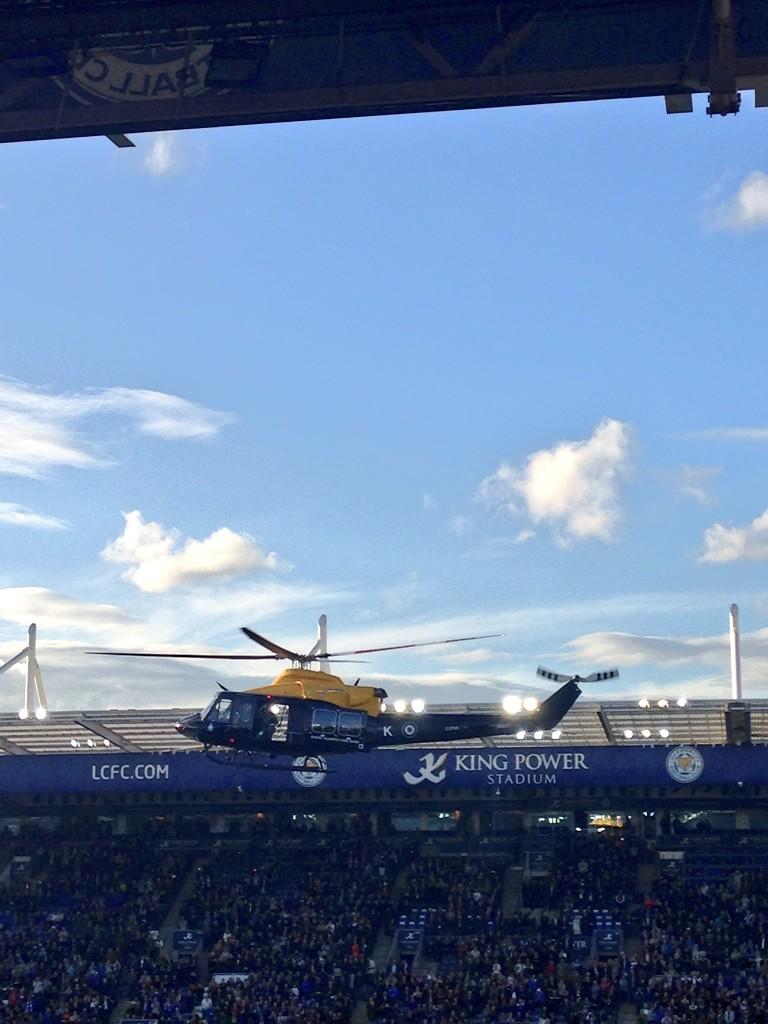 ReenaVarnfield's tweet photo. Helicopter making it's exit after dropping the ball off prior to yesterday's match #remembrancefixture #lcfc ๐โฝ๏ธ http://t.co/PiGuYBXXuv