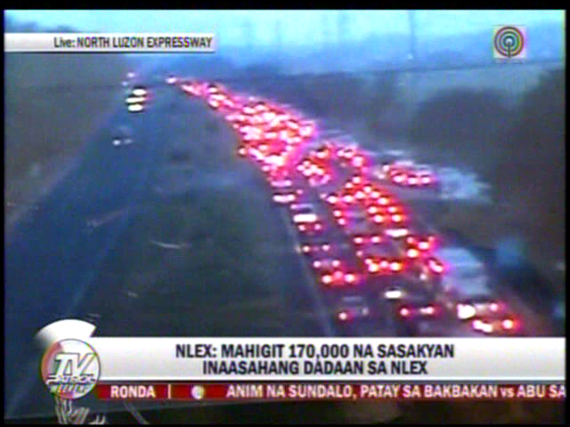 TVPatrol's tweet photo. #TVPatrol Sitwasyon ng trapiko ngayon sa NLEX. #GabayUndas report ni @raffsantos http://t.co/P1Kn3DwPne