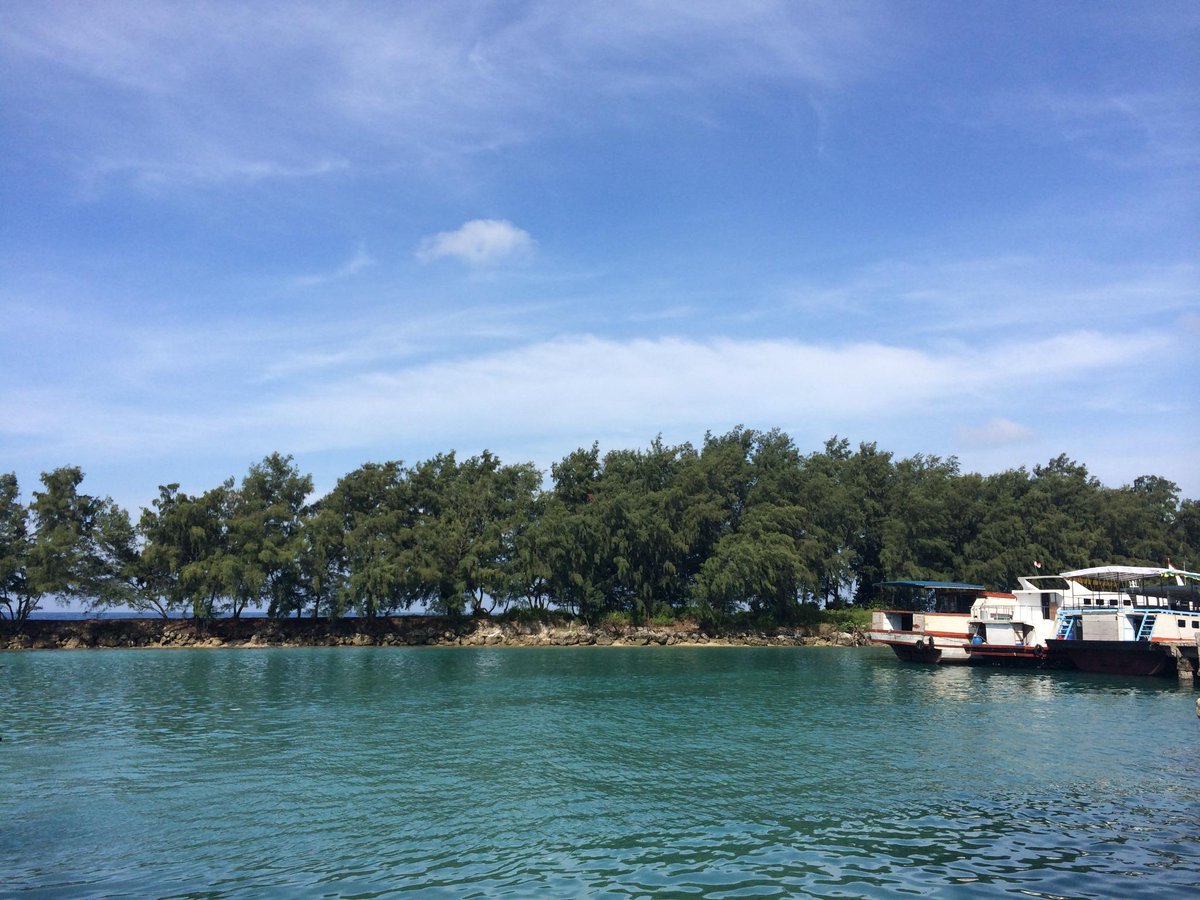indnature's tweet photo. Dermaga Pulau Tidung, DKI jakarta  #WonderfulIndonesia @indtravel @LiburanLokal http://t.co/r6iH3kXXsw