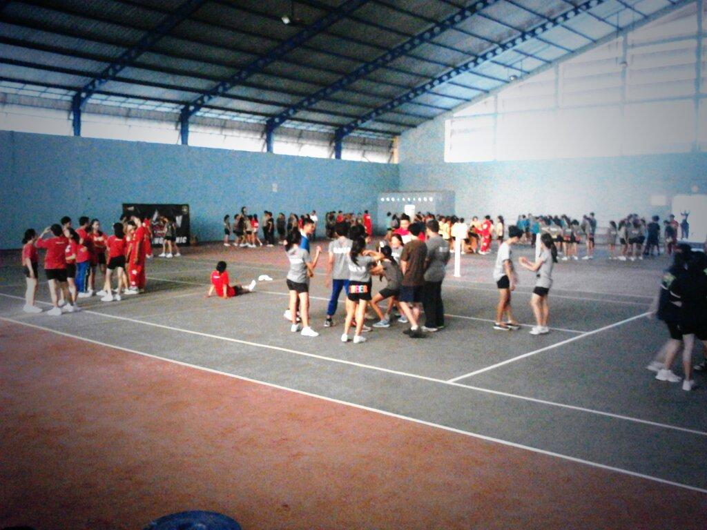 <a href="/Jogja24Jam/">Jogja24Jam</a> kita lagi ada coaching clinic nihh. Di lap tenis indoor UNY. with <a href="/vanlithcheers/">VLC</a> <a href="/CheersEight/">Eight Cheerleader</a>