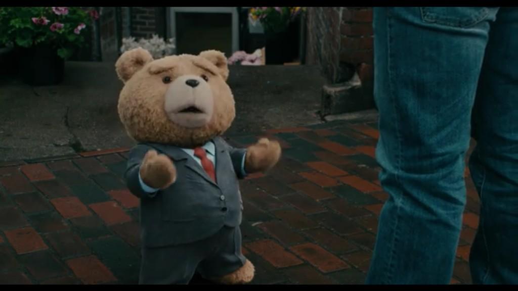 Третий лишний тэд. Третий лишний 1 (2012). Медведь Тед. Мишка Тед третий лишний.