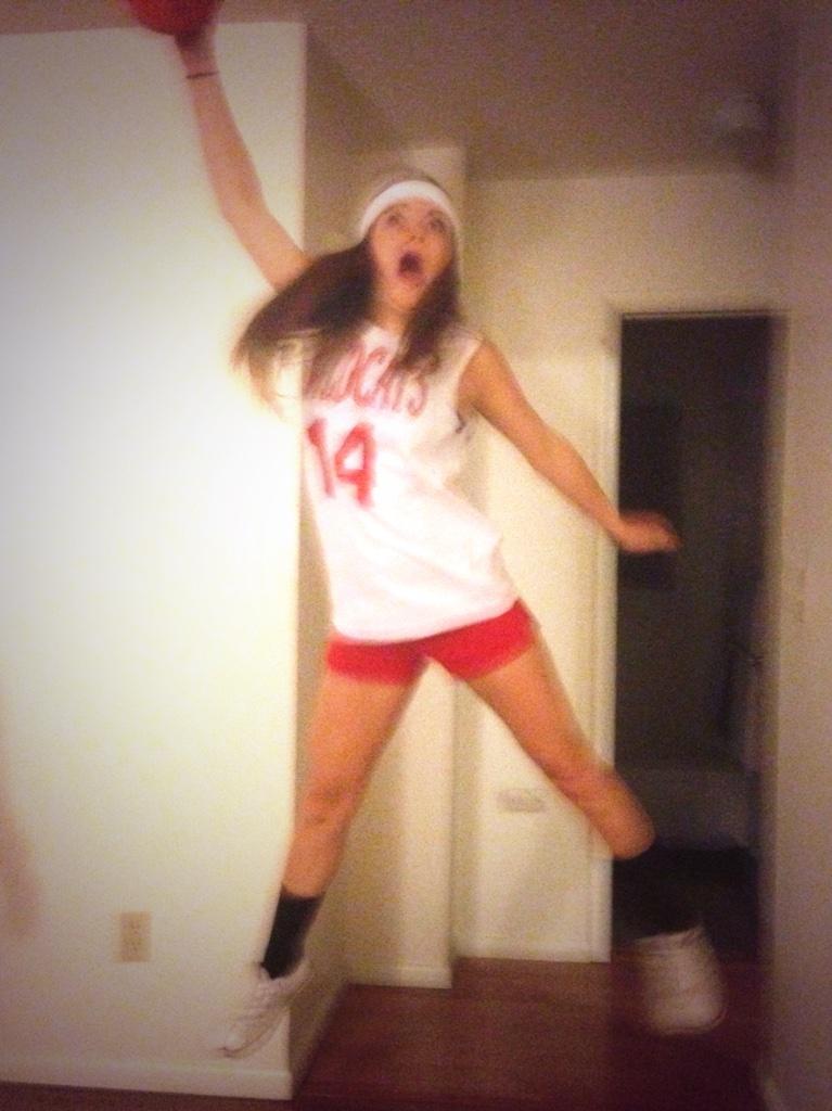 averymcgiboney's tweet photo. Air Bolton #getchyaheadinthegame http://t.co/vPREUvh8FK
