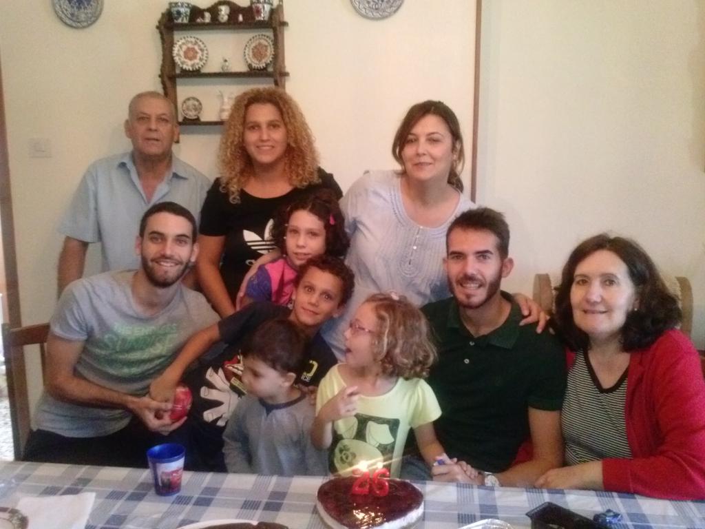 Javi_yelo's tweet photo. Felices 26 al nene mas guapo de la familia! jijiji
@juanky_99 @Yomismo86183103 http://t.co/rhpQRiy7SR