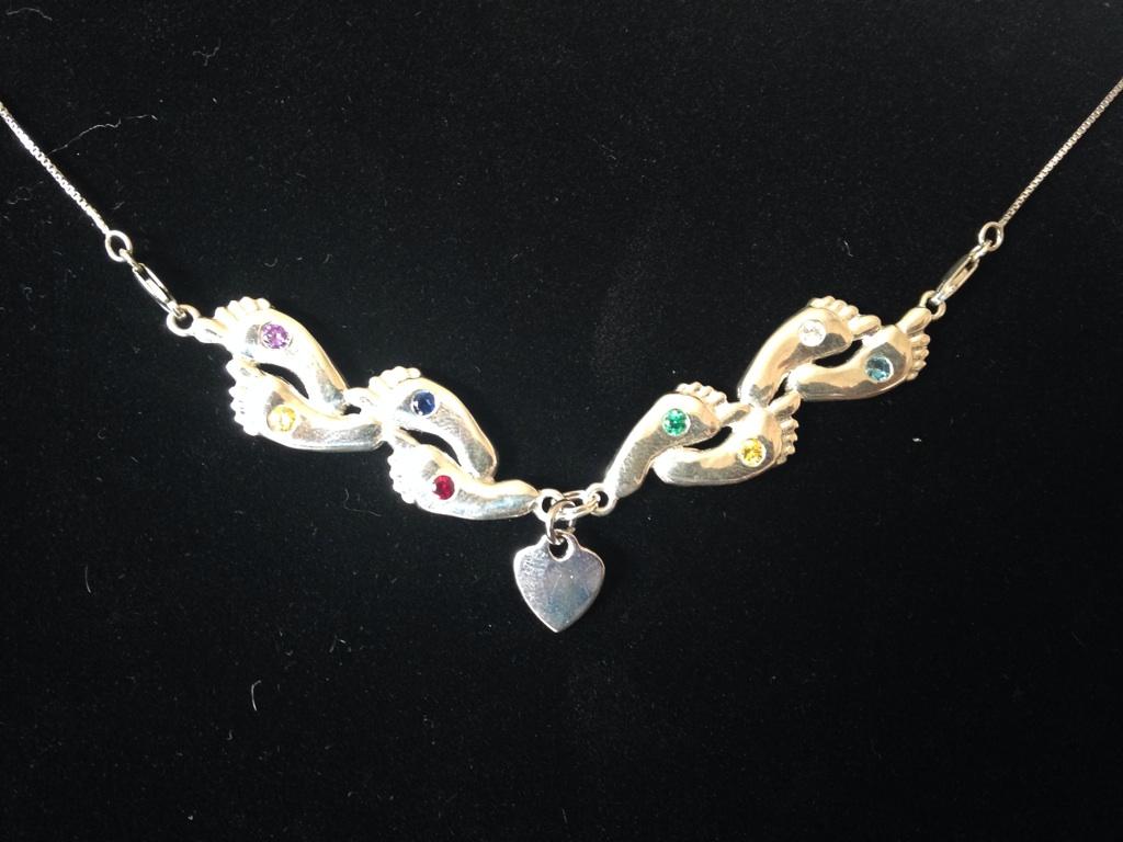 EdilicesF's tweet image. This one of my pieces for parents who have more then one child "Each Journey is connected with love"