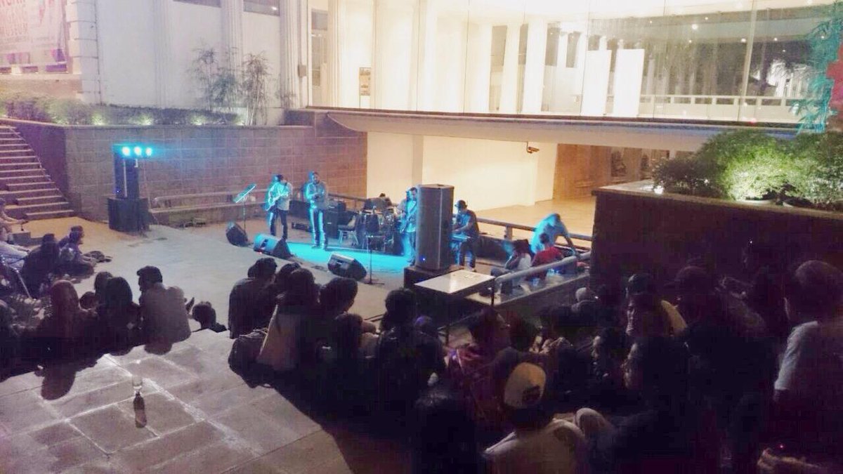 mutasi2014's tweet photo. museum jg bisa jd tempat tongkrong anak muda loh! kereeeen! @mutasi2014 @DESARUPA #mutasidesarupa http://t.co/mkPJraX153