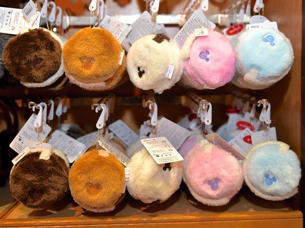 Mezzomikiのディズニーブログ 14年秋冬ディズニーキャラクターイヤーマッフル 耳当て まとめ Http T Co Aniwn5kbyh ベロアリボンとミニーやデイジーのチャームストーンが付いたお洒落なイヤーマッフルが新登場 20円 Http T Co Xz2mvm6qhv