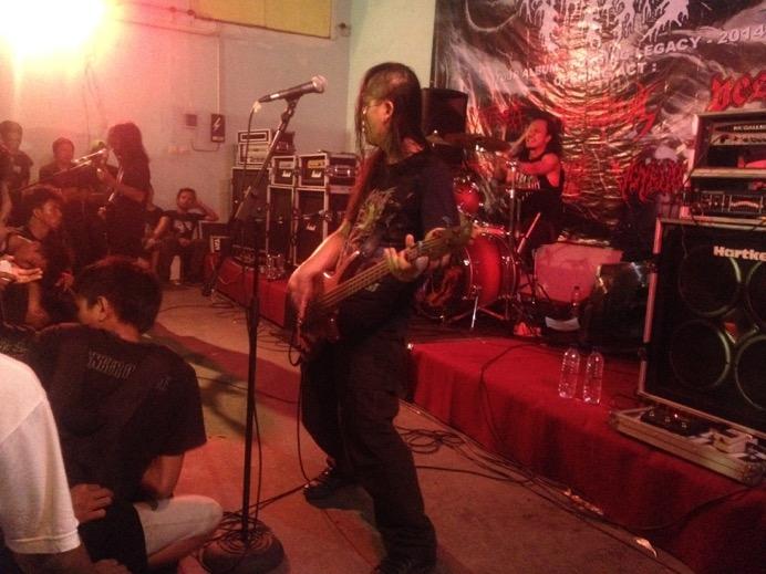 DeathVomitBand's tweet photo. Secang tonight #PromoTour #ForgingALegacy http://t.co/IS4f8ipow9