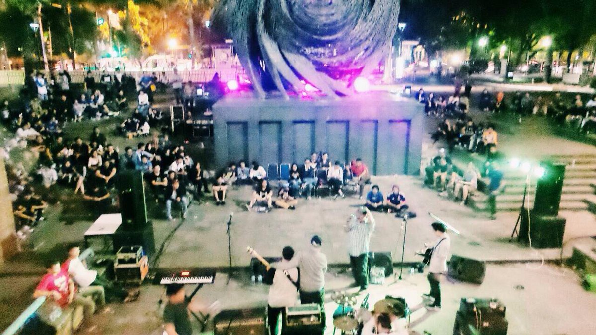 mutasi2014's tweet photo. wow! rame bgt niiih museum nasional. yg pasti karna ada closing #mutasidesarupa 2014 dong @mutasi2014 @DESARUPA http://t.co/XFC02WSbJf