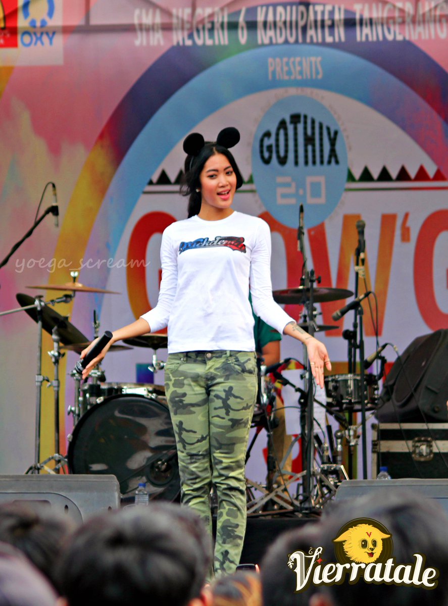 Vierratale's tweet photo. Ekspresi king @_widikidiw_ ^^ http://t.co/Ow0w10Mirz