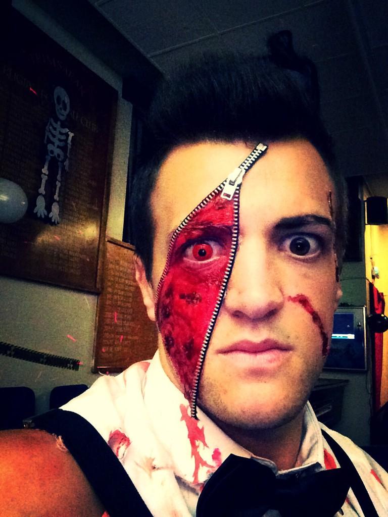 dale_ford15's tweet photo. Happy Halloween 🎃👻 http://t.co/XHRcrf9HqQ