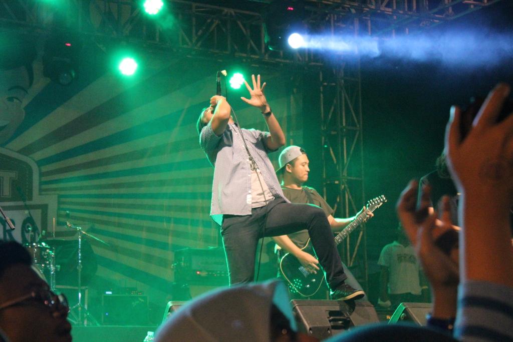 <a href="/soefest6th/">SOEDIRMAN FESTIVAL</a> hasil jepretan kemaren :) <a href="/THIRTEENjkt/">AKSI</a> <a href="/ThirteenArmy/">Thirteen Army</a>