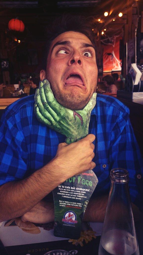 martineztv_'s tweet photo. #TerrorFace http://t.co/cEa2IvtmRp