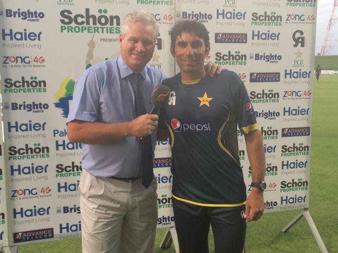 bardofstreets's tweet photo. #HatsoffCaptain @ProfDeano: Equal with Viv.. Misbah Ul Haq.. The fastest man to a Test century #56balls #pakvaust http://t.co/vrLH41v5KE