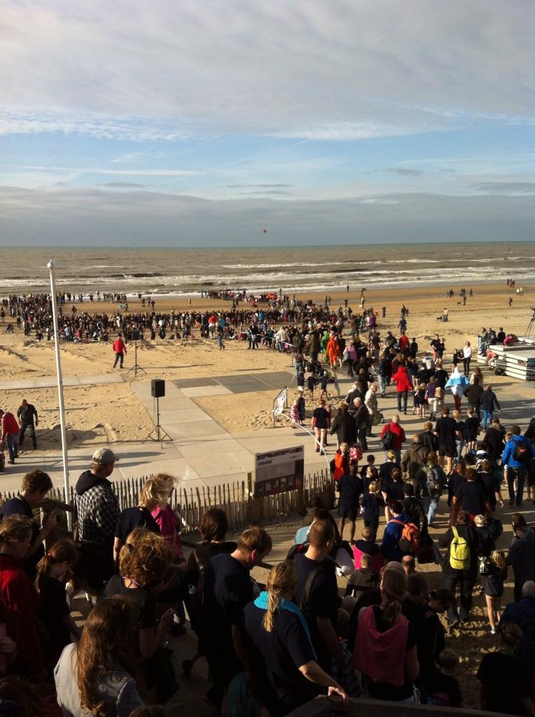 CenterParcsZV's tweet photo. #WNF #Herfstduik een groot succes! Alle #zeesterren bedankt! #CenterParcs #Zandvoort #Orry http://t.co/QzsGONGqT4