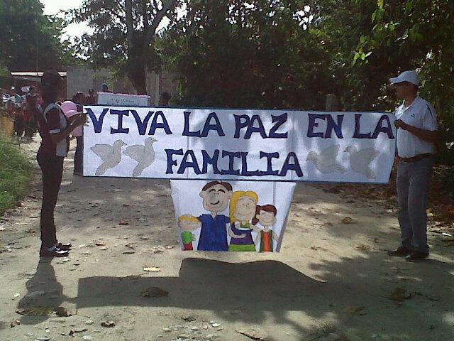 EscuelaCano's tweet photo. Viva la paz en la familia http://t.co/zChM1s0QuJ