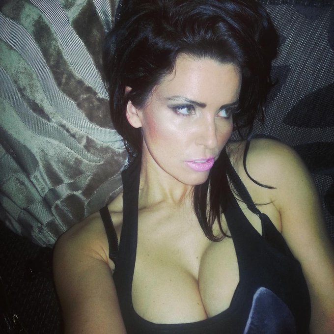 #selfie  happy Sundays xxxxxx http://t.co/us9icZteHF<a href="/tag/selfie"class="tags">#selfie</a>