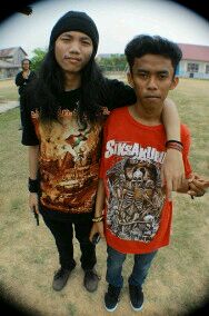 With Robby 'Different troops' drummer favorite gua. Meskipun kontet, dia memiliki skill luar biasa saat gebukin drum.