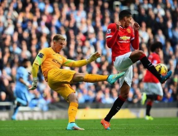 OhMyGoalUS's tweet photo. If you're stupid and you know it, illegally block Hart's shot. #ChrisSmallBrain http://t.co/JpqblZXqRx