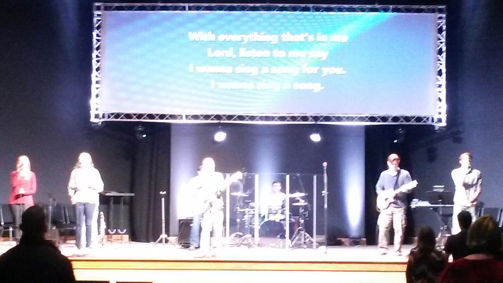 TheHunterCarnes's tweet photo. 8:30 going strong at @hfcharvestfield. Come join us at 10:30. #kingdombusiness http://t.co/vyz4RoeOGD