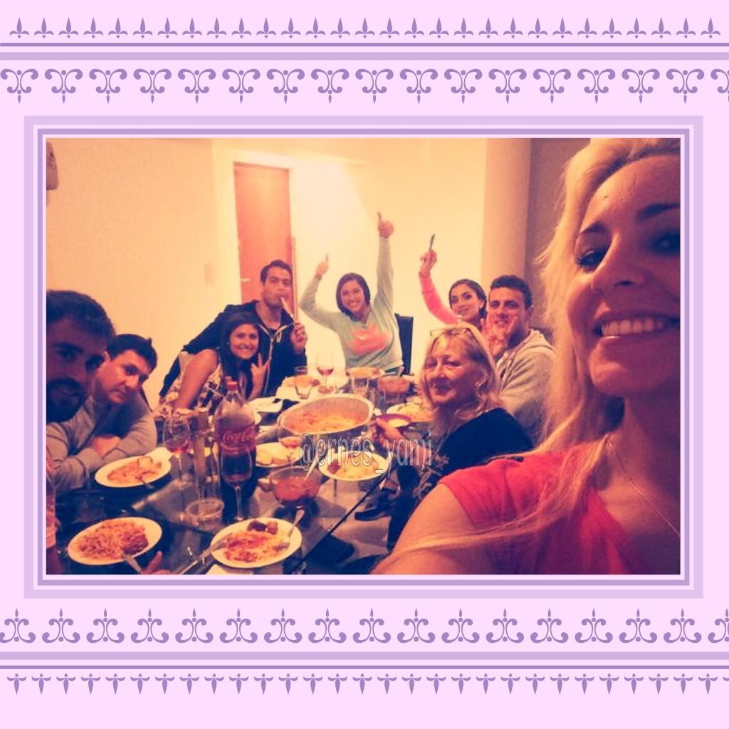 ernes_yami's tweet photo. #Reunión 🍝 #Happy 😃 #Lindos 🙈 
@graci_pi @EritoMC @Korina_R @kraygpena @PalomaFiuza_1 @LuCovarrubias http://t.co/jpZjB3dUg3