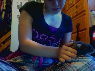 TexasBabe23's tweet photo. my rat chip http://t.co/XKIUD3VlDW
