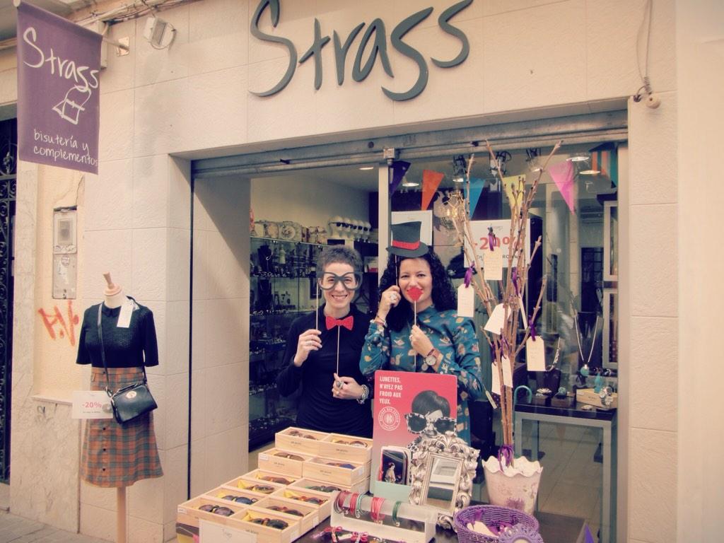 STRASS_MODA's tweet photo. En #StrassMenacho seguimos hoy domingo de cumpleaños!! Estáis todos invitados!! 🎉🎊🎈🎁 #Badajoz #StrassBadajoz http://t.co/YbxkO9SaOs