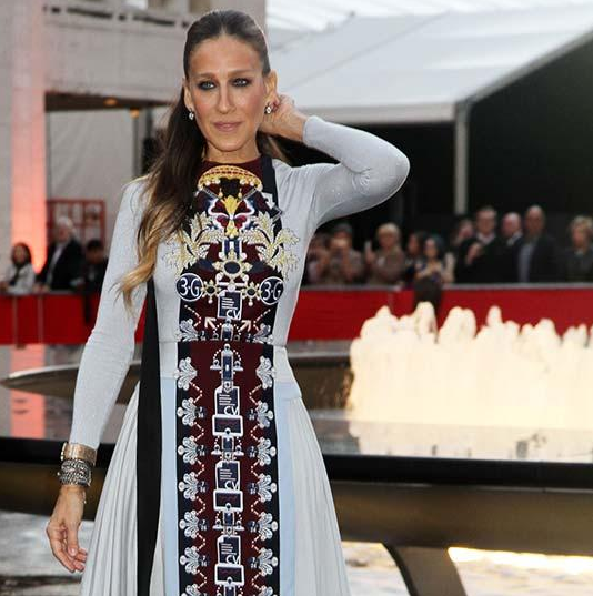 hmusa's tweet photo. Style legend @SJP steps out in folklore chic with a hint of '70s glam. #HMLife http://t.co/2eFvBXGwTW http://t.co/di1vrZ5aE2