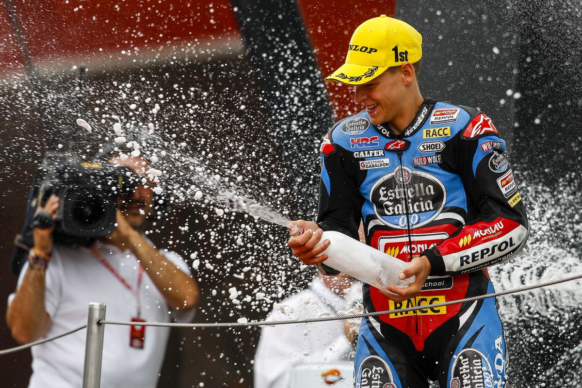 box_repsol's tweet image. .@FabioQ20´s 2014. Don´t miss these pics of #FIMCEVRepsol Champion´s year!: repsol.info/DGTz3