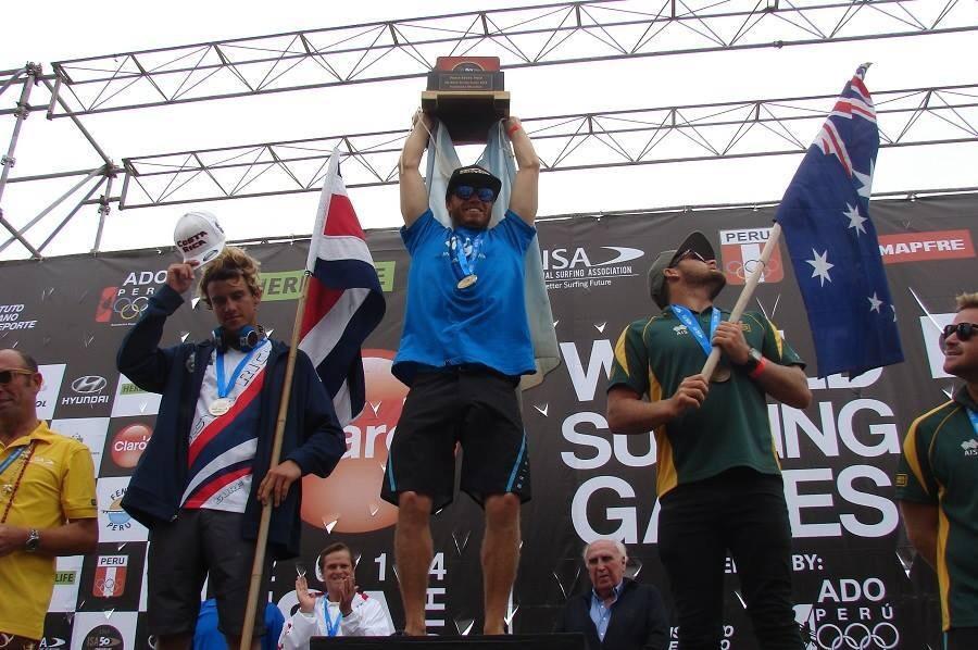 leleusuna's tweet image. Subir al podio y levantar la celeste y blanca sonando el himno argentino de fondo. Lo mejor que me paso en la vida!!!