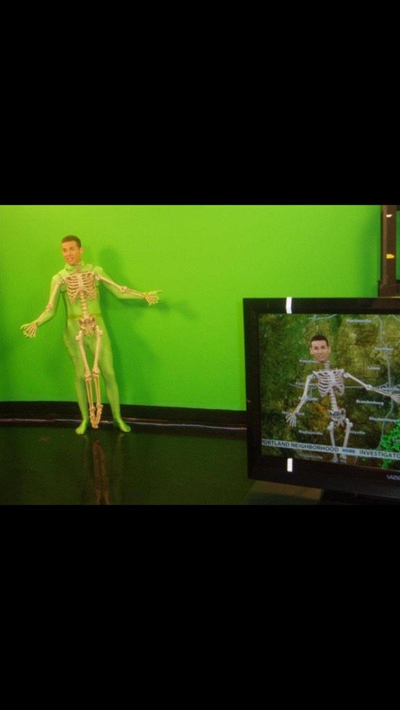 StudioKEYATIVE's tweet image. Met haloween het weer presenteren voor een greenscreen
