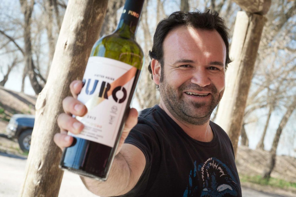 Familia de <a href="/OjoDeVino/">Bodega Ojo de Vino</a>

Compartiendo el espíritu del vino desde Agrelo #Mendoza

En <a href="/mdz_radio/">MDZ Mendoza</a> mdzradio.com