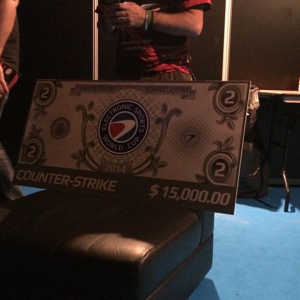 Happy1's tweet photo. I did cal... Woopsie
Well, world vice champion aint that bad... Right ? 💔 @esworldcup #ESWC2014 #sad http://t.co/DdmROGe6bA