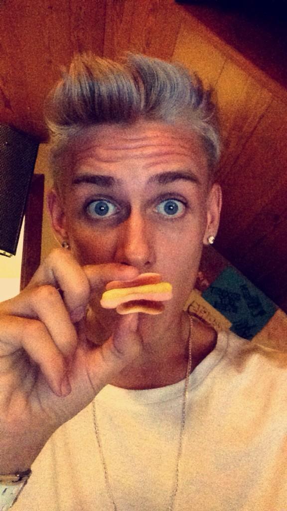 BorisLaursen's tweet photo. Candy food 😱😍 http://t.co/fCvzcWI2xg