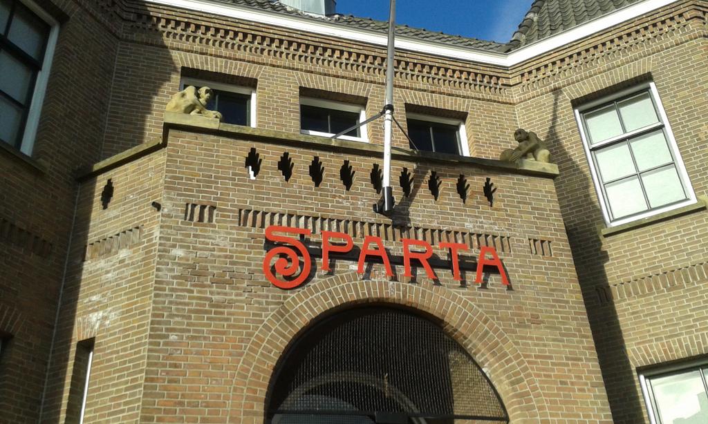 ThatAlexPerry's tweet image. I've been 100s of grounds. Ive never seen one with little monkey gargoyle things on before. #spartarotterdam #kasteel