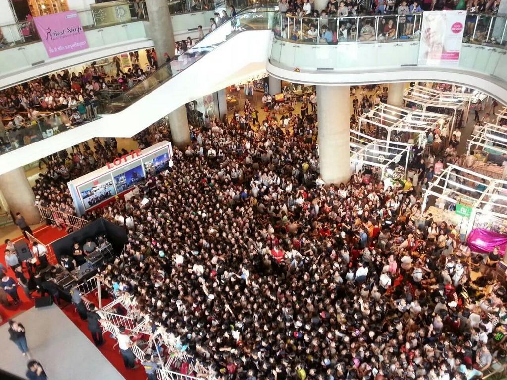 septemberwind__'s tweet photo. คำถามในนี้มีเรียลบอทกี่คน .. http://t.co/xuwGWbaniy
