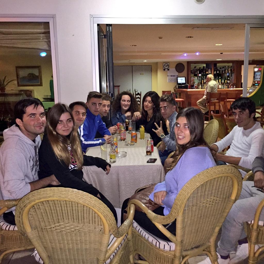 jordanth1's tweet photo. Terminó mi temporada! Tarde libre en el Leo #InviernoIsComing http://t.co/JMsq2uaW2V