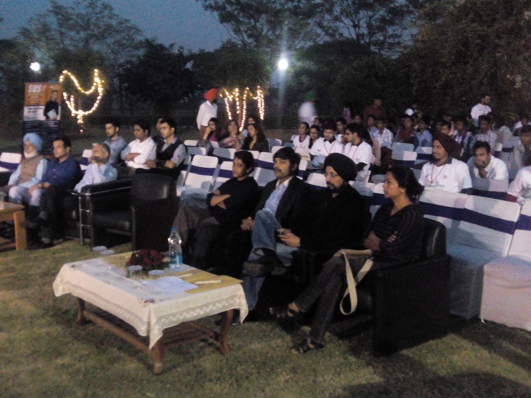 VineetKhurana's tweet photo. Dynamic Jury members judging the pitches by aspiring #entrepreneurs at #swTangori @swinindia http://t.co/VWFG6qYsjE