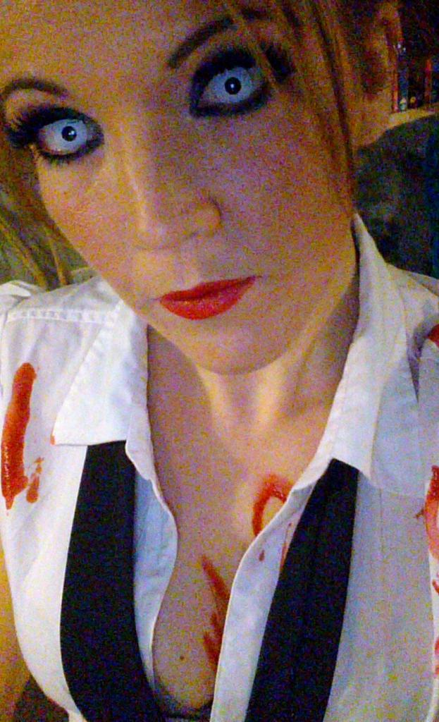 QuaLeanne's tweet photo. Cracking Halloween night out with @LauraJayneC20 http://t.co/ZGMSnNNWIj