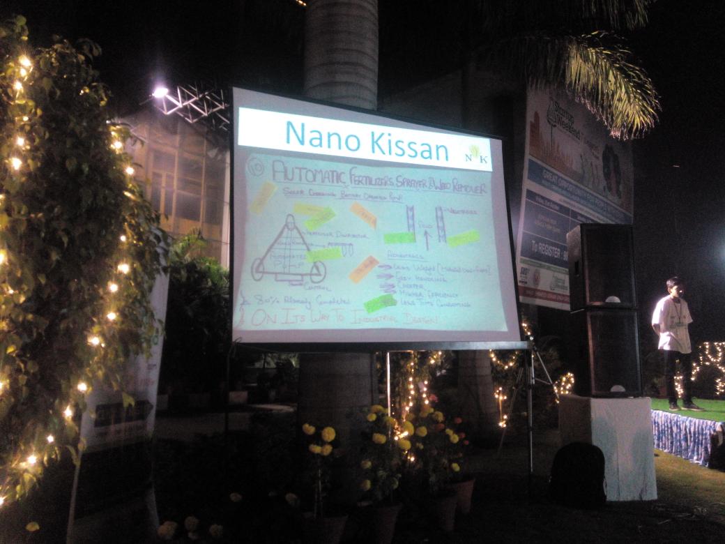 VineetKhurana's tweet photo. Team Nano Kisaan pitched their idea with a prototype for efficient fertilizer spray in fields. #swTangori @swinindia http://t.co/HwcFJIJ4Ha