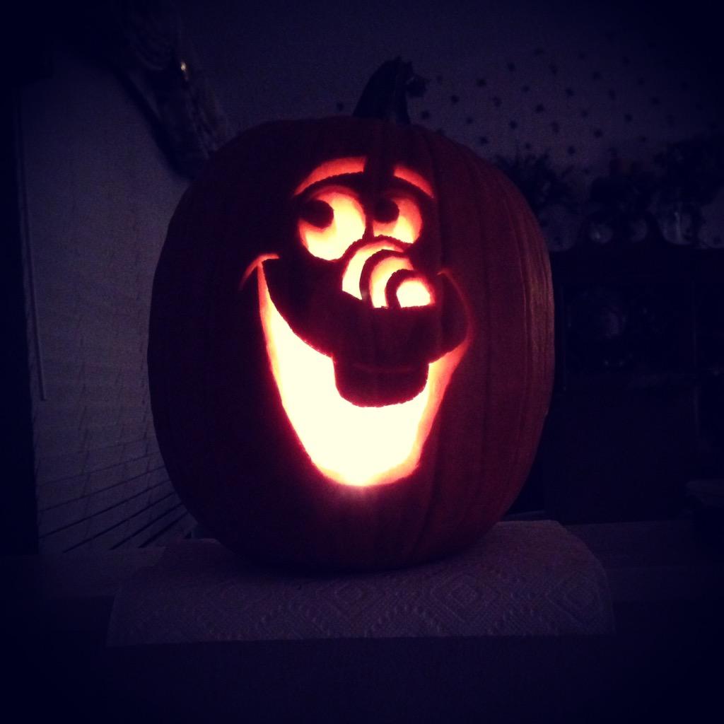 smlanham07's tweet photo. "Hi, I'm Olaf and I like warm candles!" #DisneySideContest http://t.co/NBk4d9Zbnx