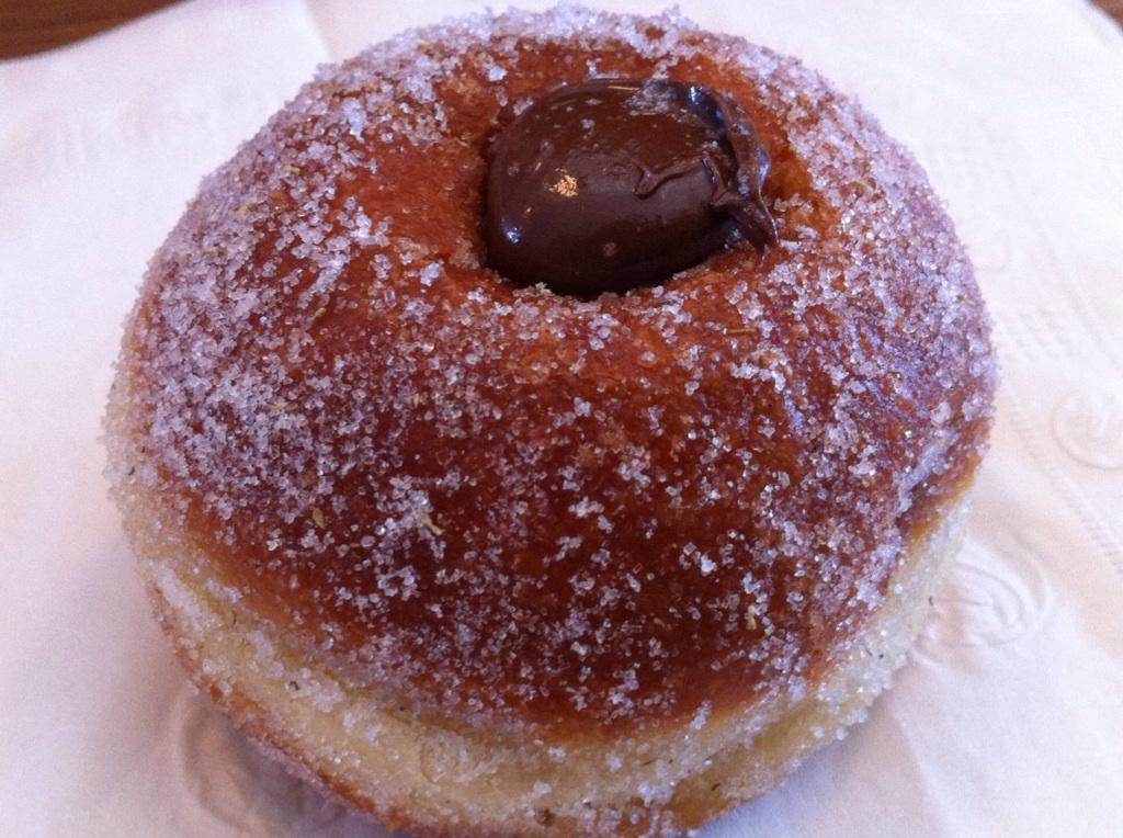 glo_chao's tweet image. Sweet treats nutella filled mini bombolone and torta paradiso @ #sudforno. Lovely! @TerroniTO @foodiesonfoot