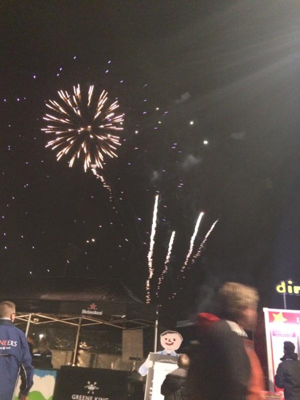 FrillerThePlay's tweet photo. Finishing the day off with a fireworks display - what an awesome day! #Awesome #Day http://t.co/U3UPIROIFV