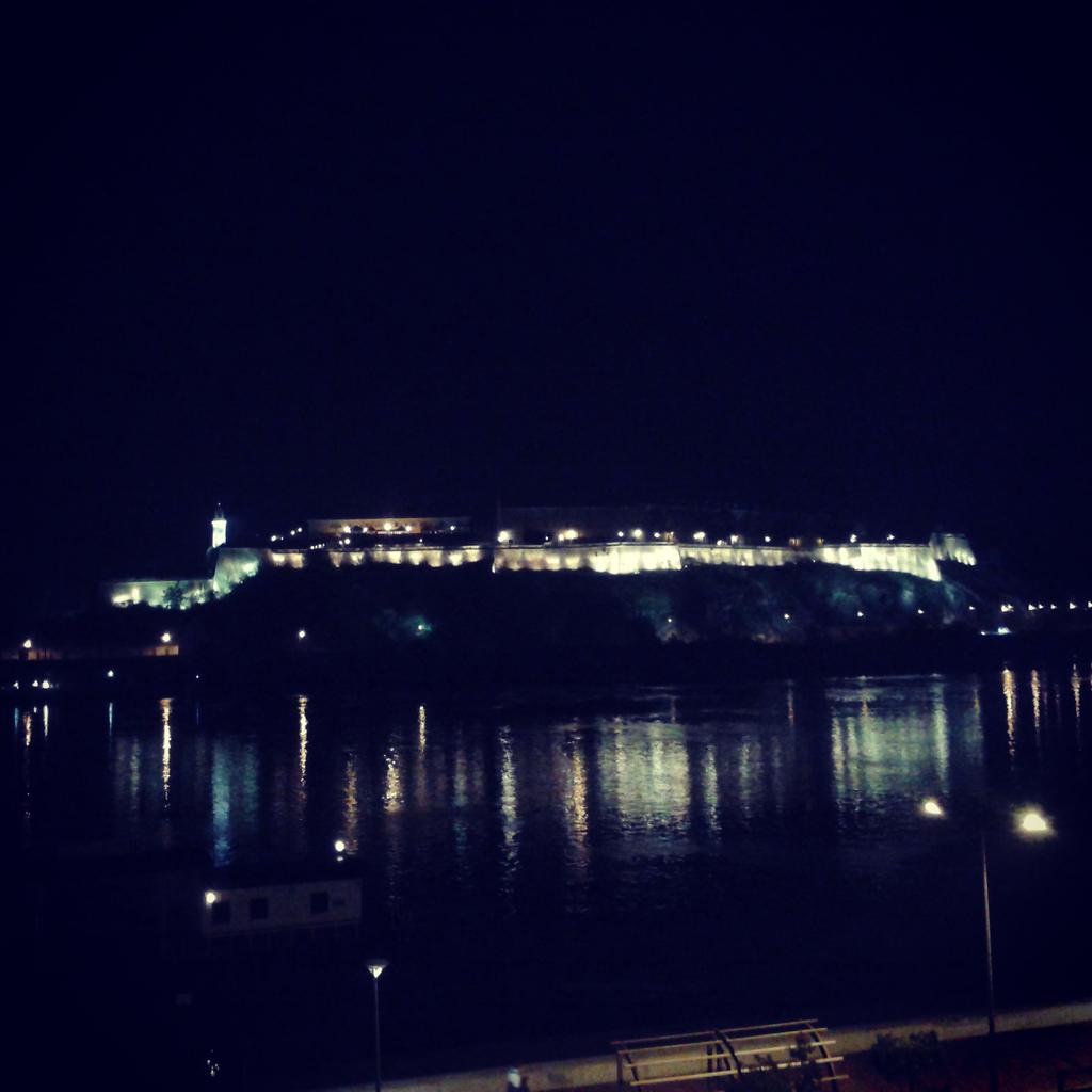 zsofimajor's tweet image. Incredible view from our apt in Novi Sad during #DrupalCampRS. Thank you @drifter for hosting us! Cc @gergelycsonka
