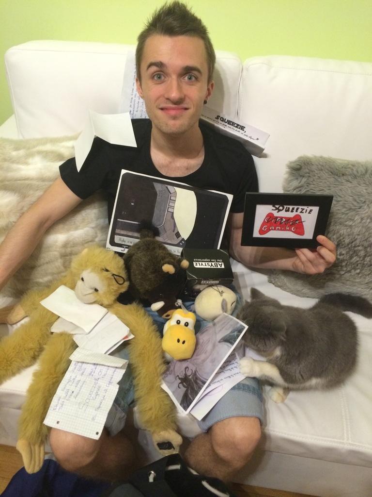 M8 Squeezie tweet media