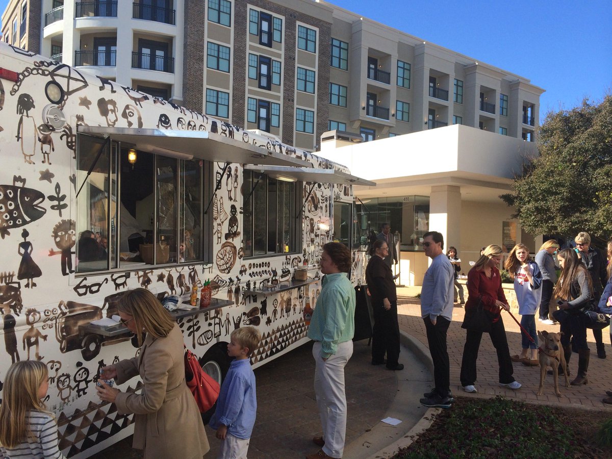 AvalonInsider's tweet photo. Grab a bite in front of Concierge at @CityOfRefugeATL People’s Food Truck #AvalonGO http://t.co/82dCLEFs6F
