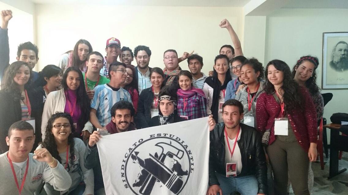 IvanCepedaCast's tweet photo. Esta tarde, con el Sindicato Estudiantil, SIES http://t.co/OWhz5ebwyY