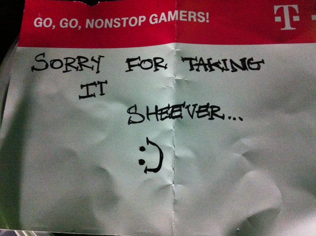 SheeverGaming's tweet photo. So I thought I lost the sign, just now someone runs up, drops this, and runs away #dhb14 @ http://t.co/xv4hmjAgOb