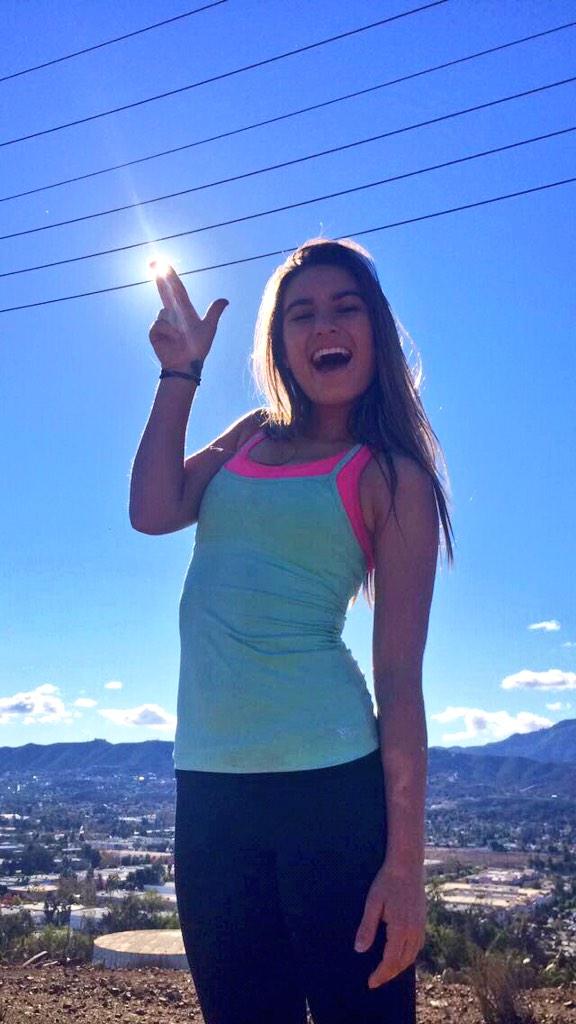wylie_schlemmer's tweet photo. heard so many rattlesnakes today #flagmountain #4hourhike #theclimb 🇺🇸 http://t.co/sgIB4ECeTU