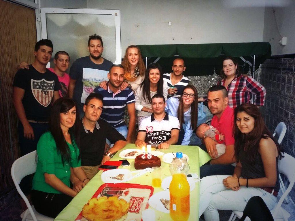 _marinika_'s tweet photo. Un finde completito con @AlFa6388 @krtcho @pau6000 @m_c_soro , juanjo, ismael, juan, m jose, ....... http://t.co/eYsvOjjHCQ